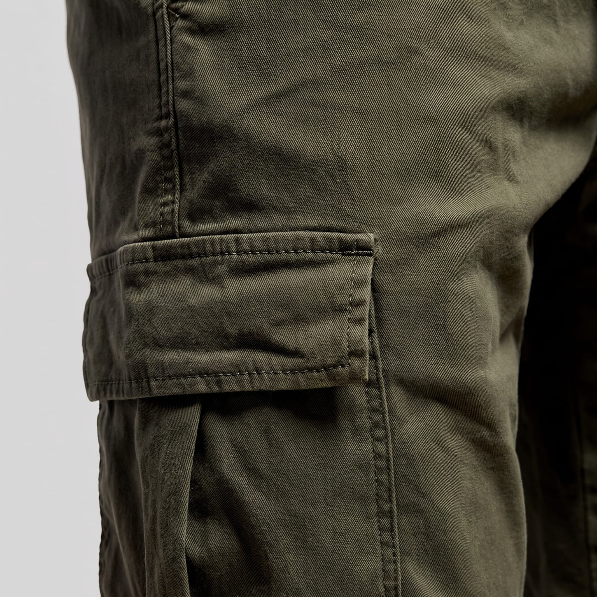 Cromwell Drawstring Cargo Shorts_24