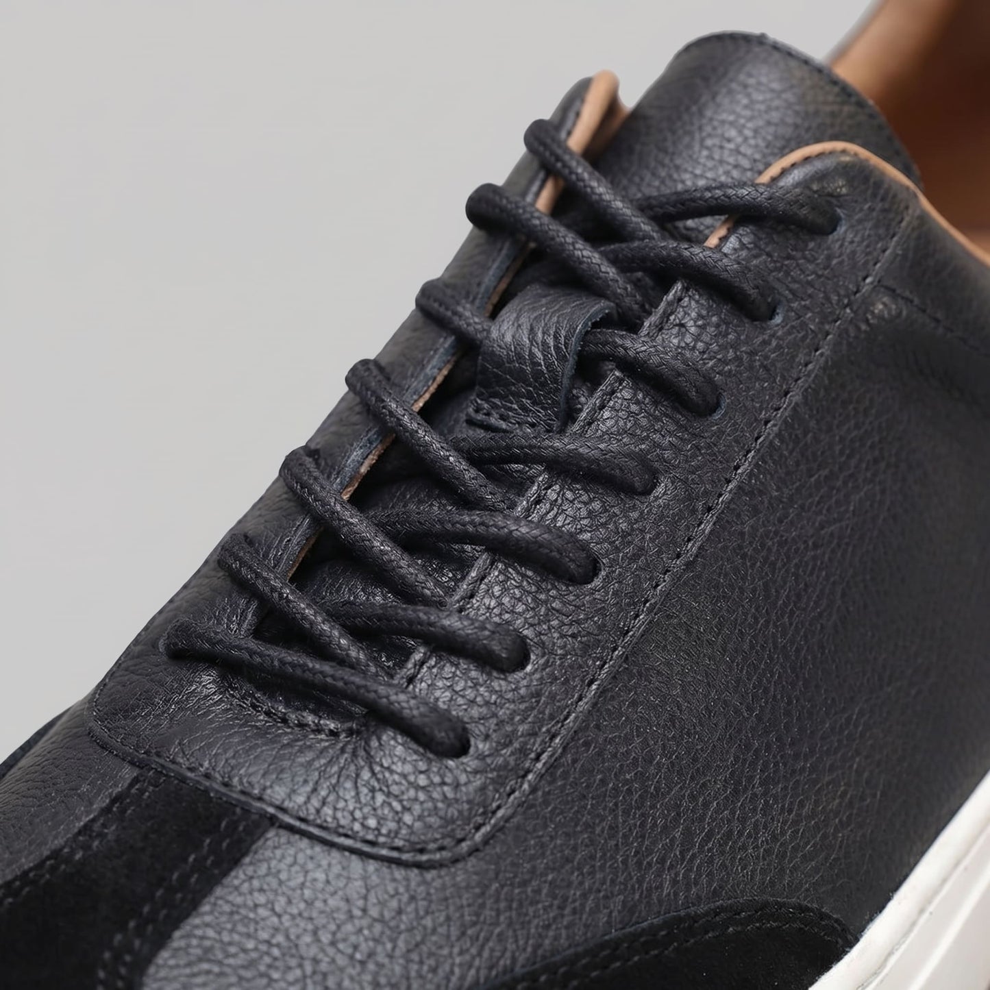 Stratton Leather Low Top Sneakers_14