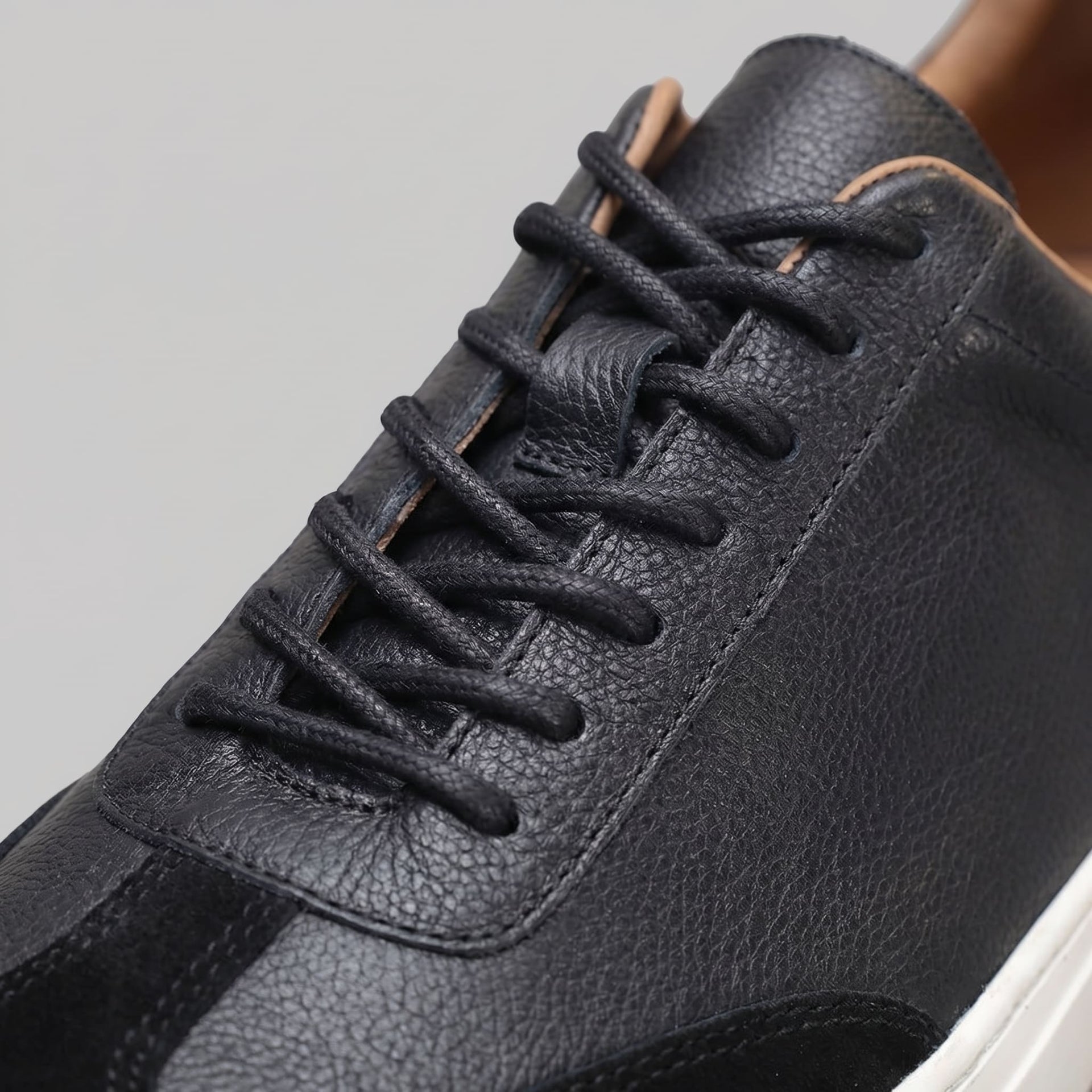 Stratton Leather Low Top Sneakers