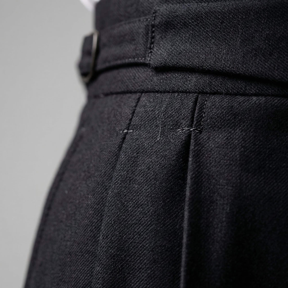 Caldwell Pleated Straight Leg Pants_14