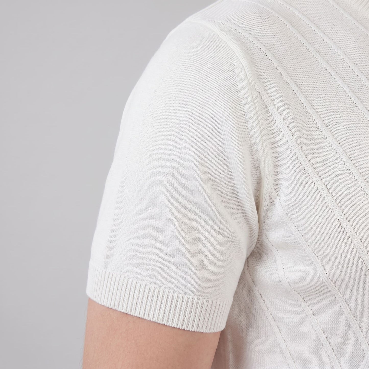 Nash Textured Knit Crew Neck T-Shirt_14