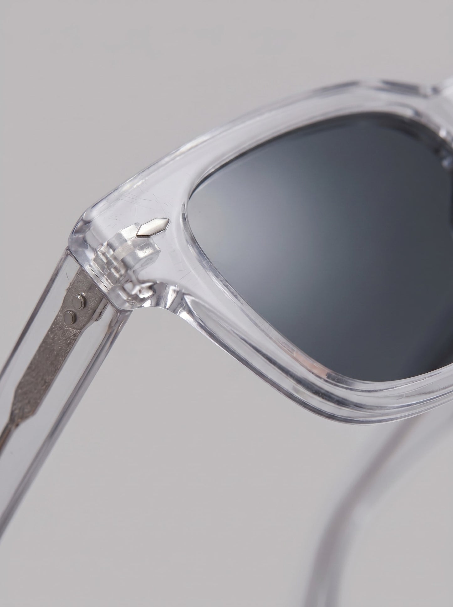 Willoughby Dark Lens Square Sunglasses_3