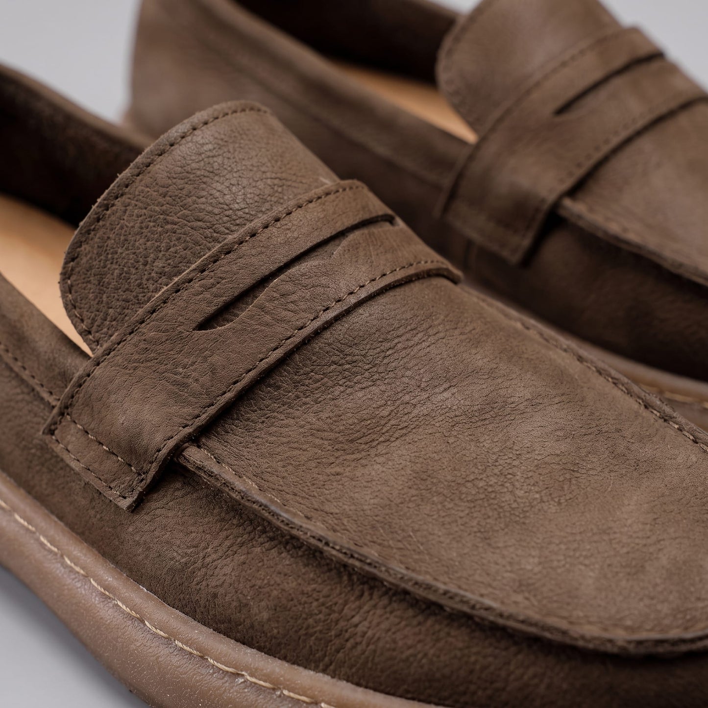 Roberts Distressed Penny Loafers_5