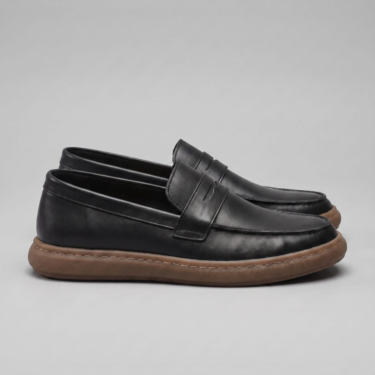 Roberts Distressed Penny Loafers_8
